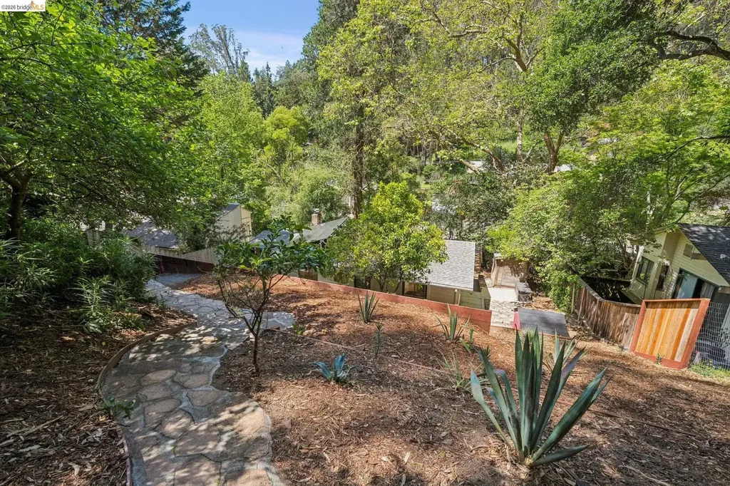 6400 Pinehaven Road Oakland CA 94611