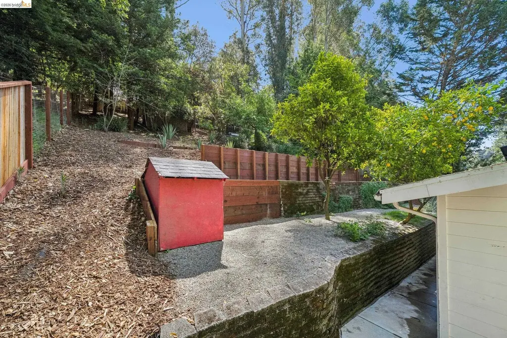 6400 Pinehaven Road Oakland CA 94611