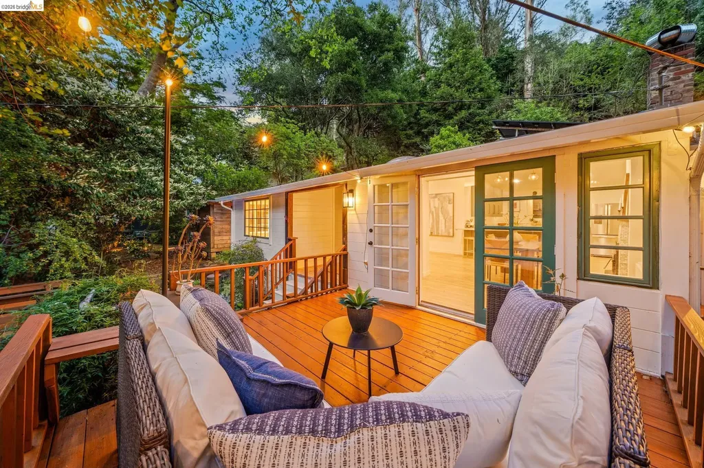 6400 Pinehaven Road Oakland CA 94611
