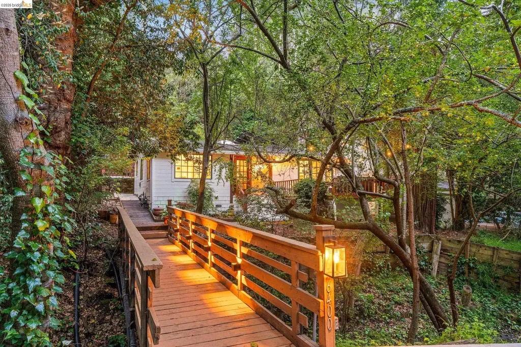 6400 Pinehaven Road Oakland CA 94611