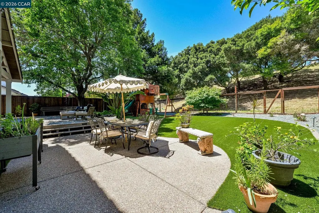 8254 Creekside Drive Dublin CA 94568