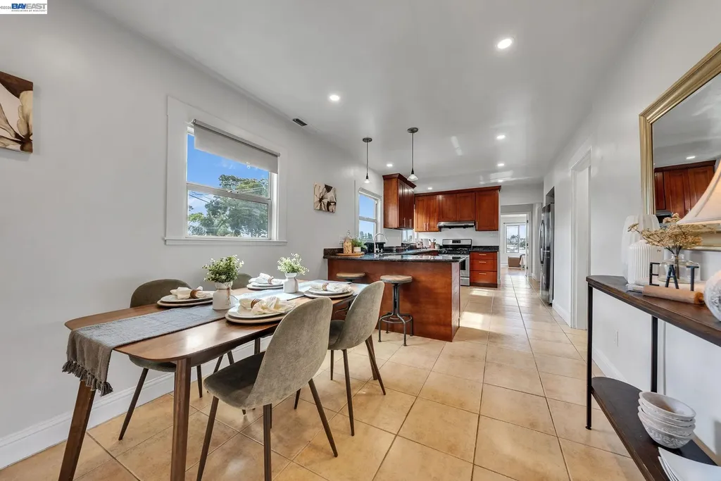 4471 Tulip Avenue Oakland CA 94619