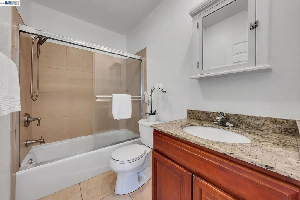 4471 Tulip Avenue Oakland CA 94619