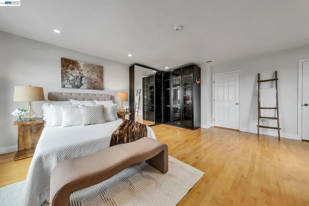 4471 Tulip Avenue Oakland CA 94619