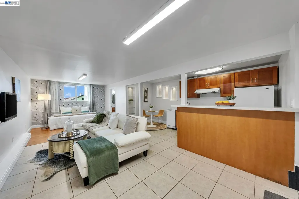 4471 Tulip Avenue Oakland CA 94619