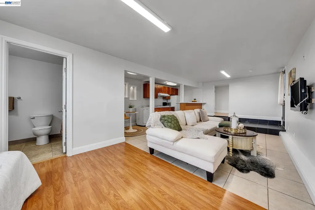 4471 Tulip Avenue Oakland CA 94619