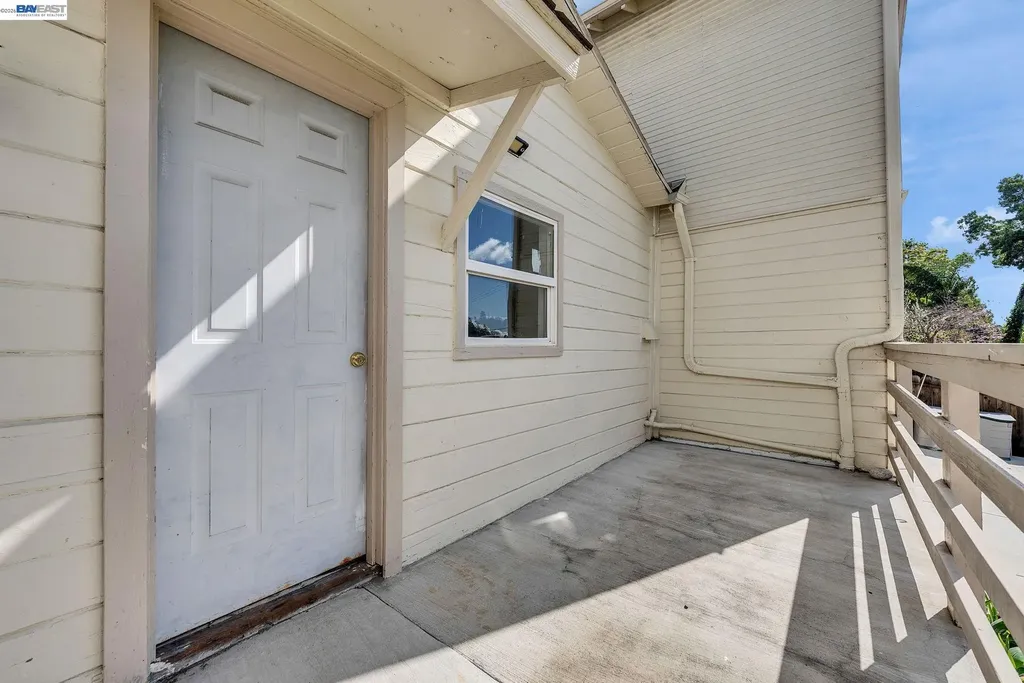4471 Tulip Avenue Oakland CA 94619