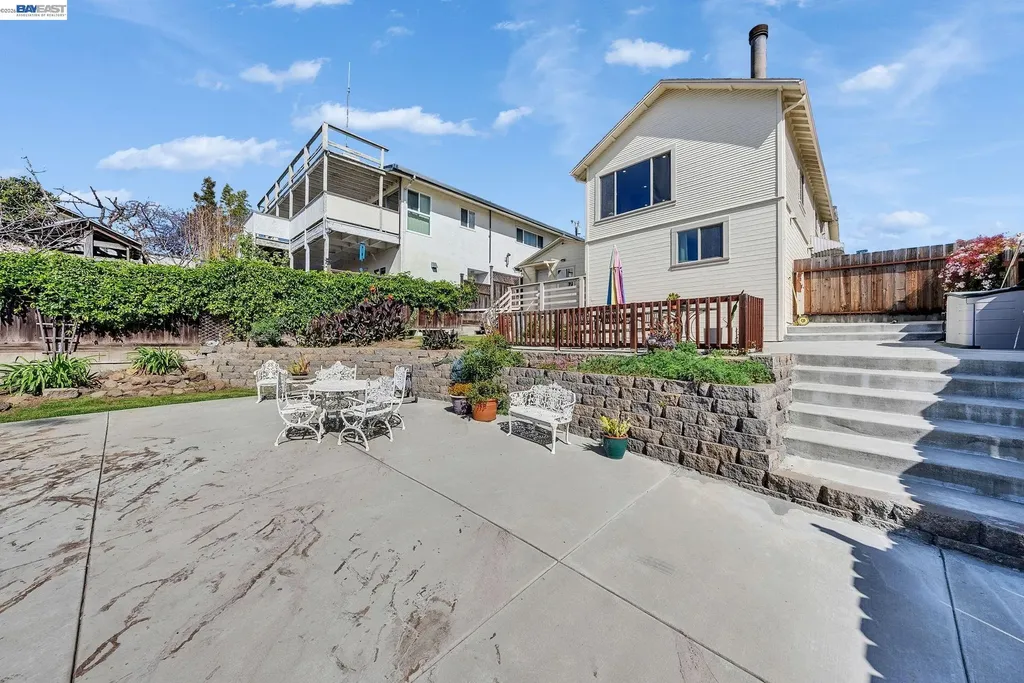 4471 Tulip Avenue Oakland CA 94619