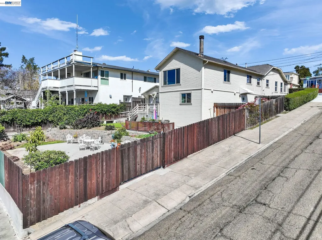 4471 Tulip Avenue Oakland CA 94619