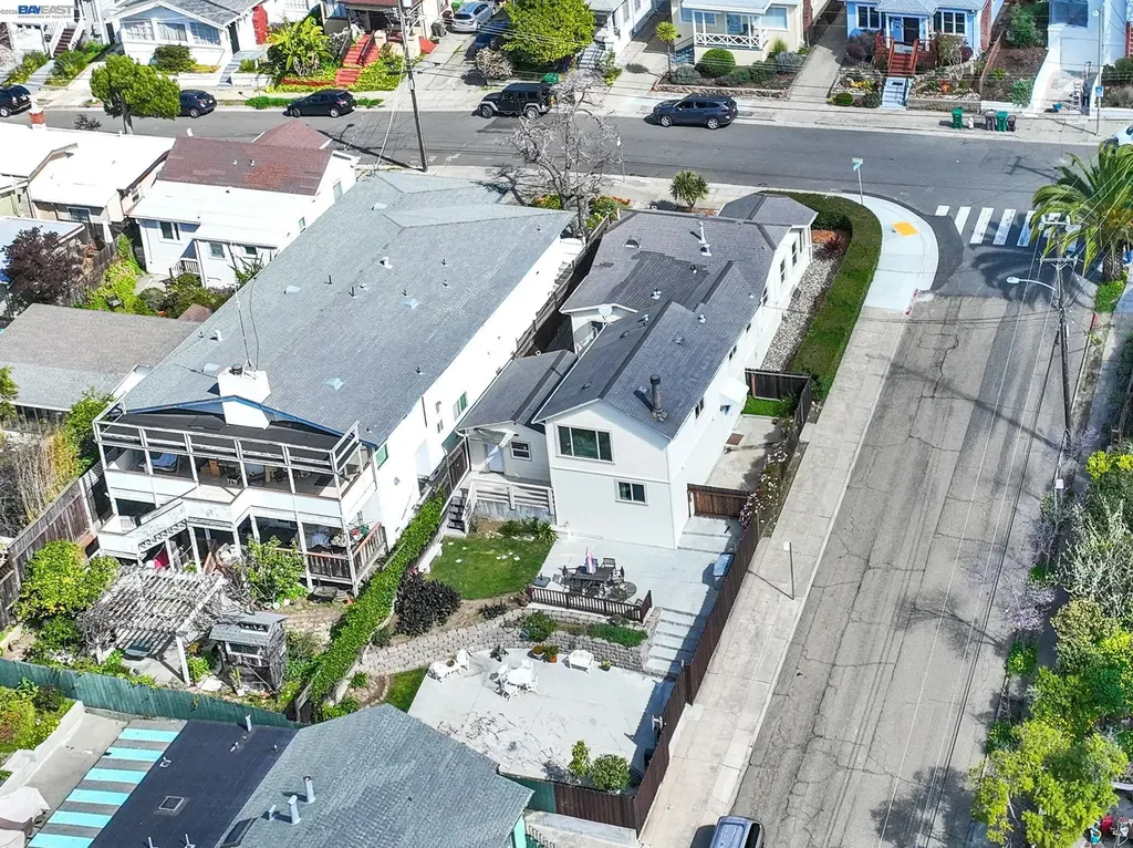 4471 Tulip Avenue Oakland CA 94619