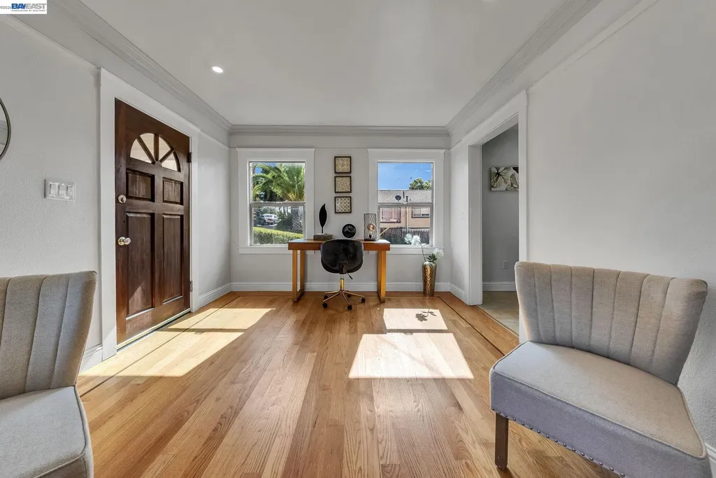 4471 Tulip Avenue Oakland CA 94619