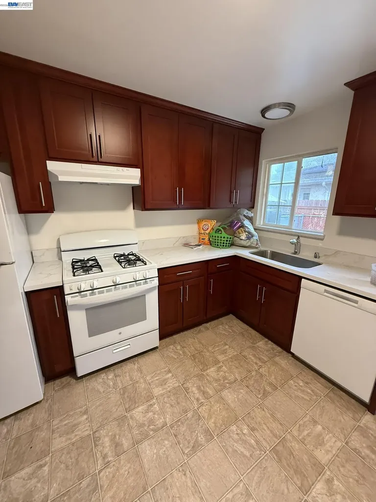 857 Longwood Avenue Hayward CA 94541