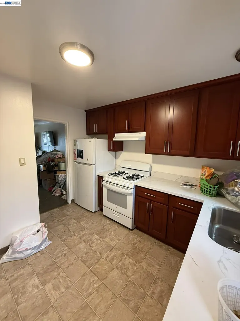 857 Longwood Avenue Hayward CA 94541
