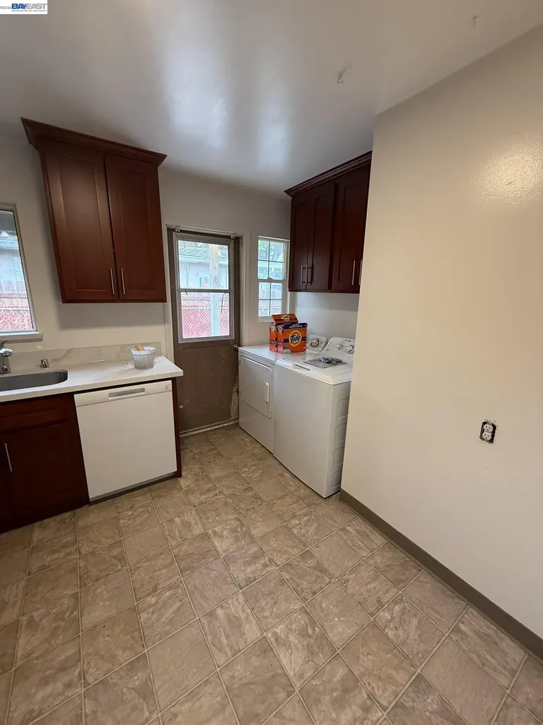 857 Longwood Avenue Hayward CA 94541