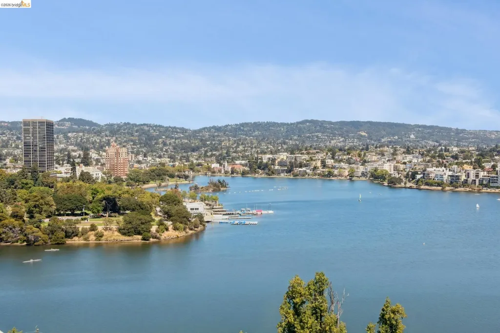 1555 Lakeside Drive Oakland CA 94612
