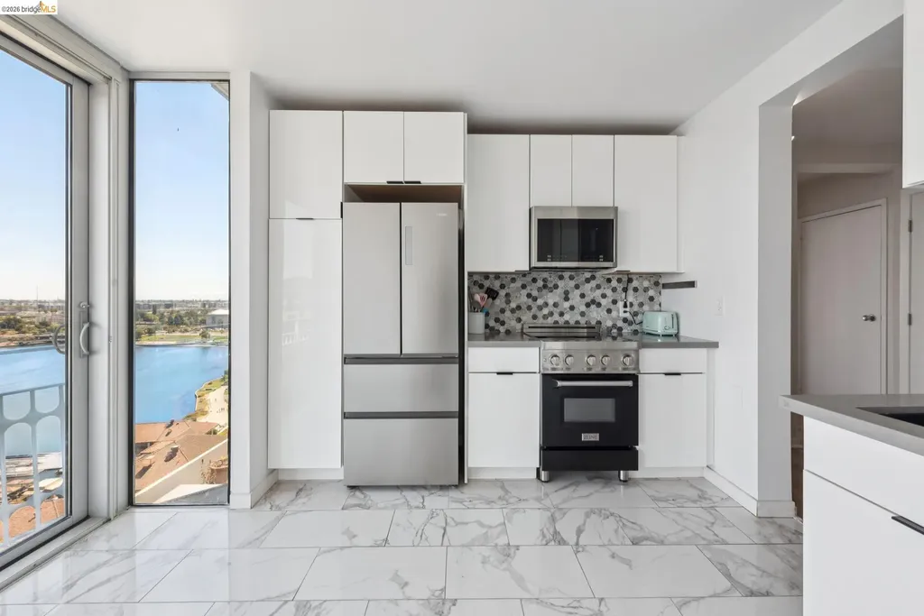 1555 Lakeside Drive Oakland CA 94612