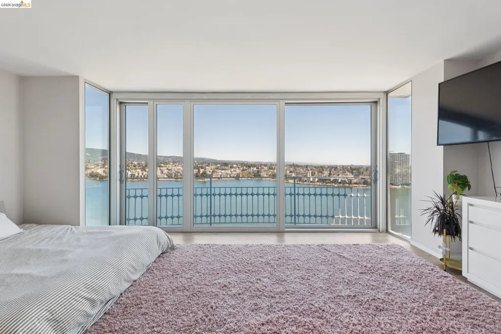 1555 Lakeside Drive Oakland CA 94612