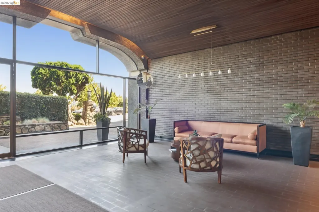 1555 Lakeside Drive Oakland CA 94612