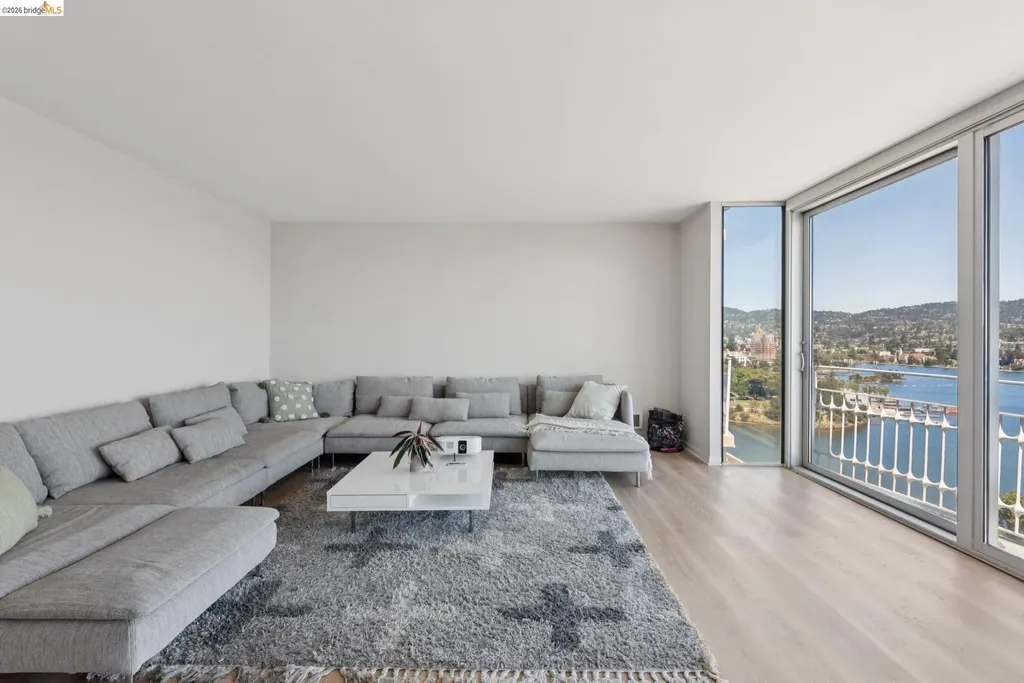 1555 Lakeside Drive Oakland CA 94612