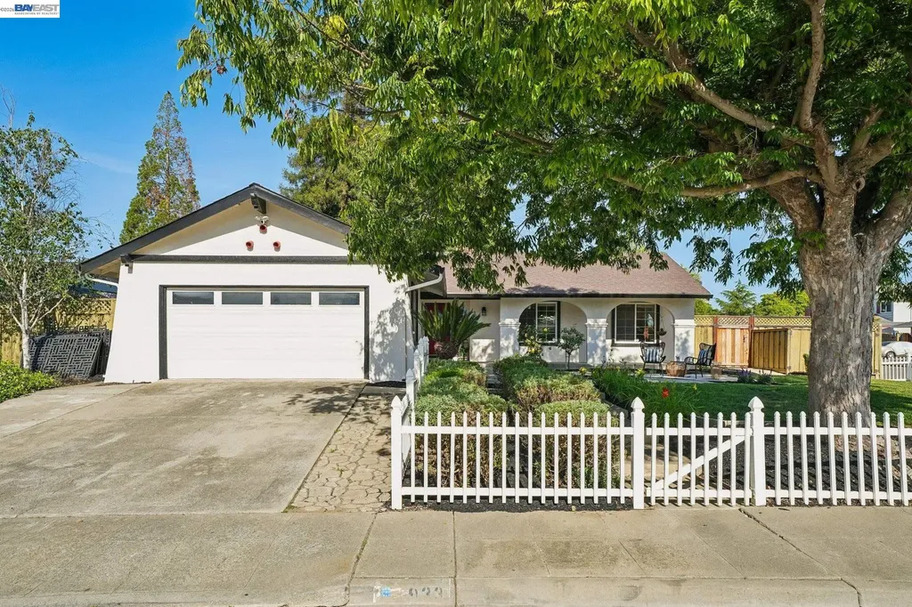 933 Algonquin Avenue Livermore CA 94551