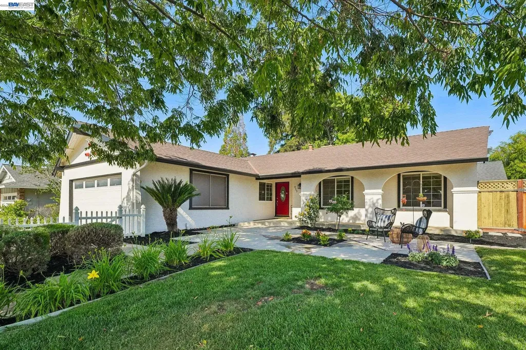 933 Algonquin Avenue Livermore CA 94551