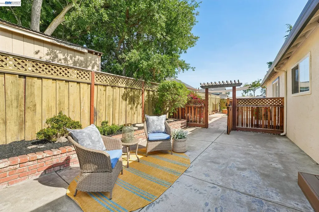 933 Algonquin Avenue Livermore CA 94551