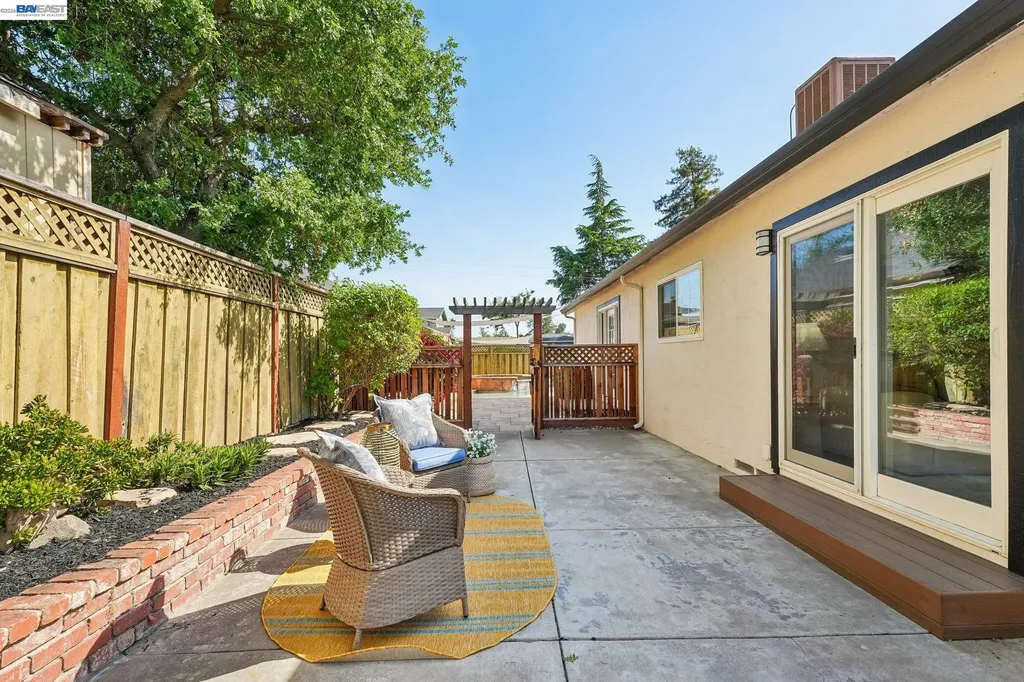 933 Algonquin Avenue Livermore CA 94551