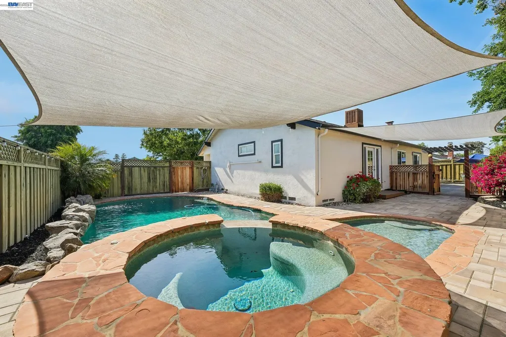 933 Algonquin Avenue Livermore CA 94551