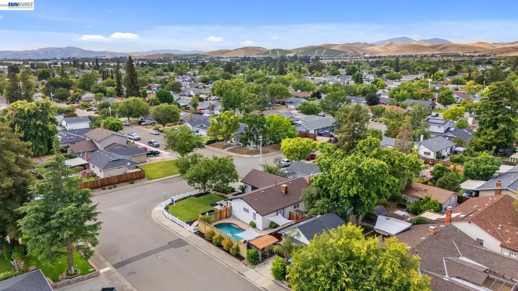 933 Algonquin Avenue Livermore CA 94551