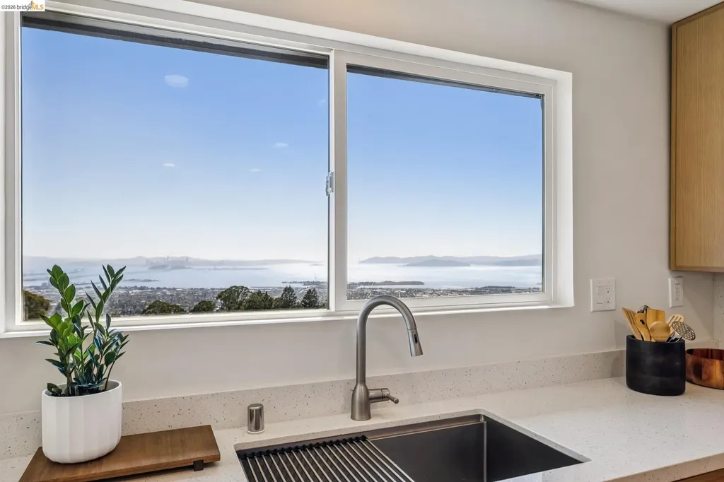 1328 Summit Road Berkeley CA 94708