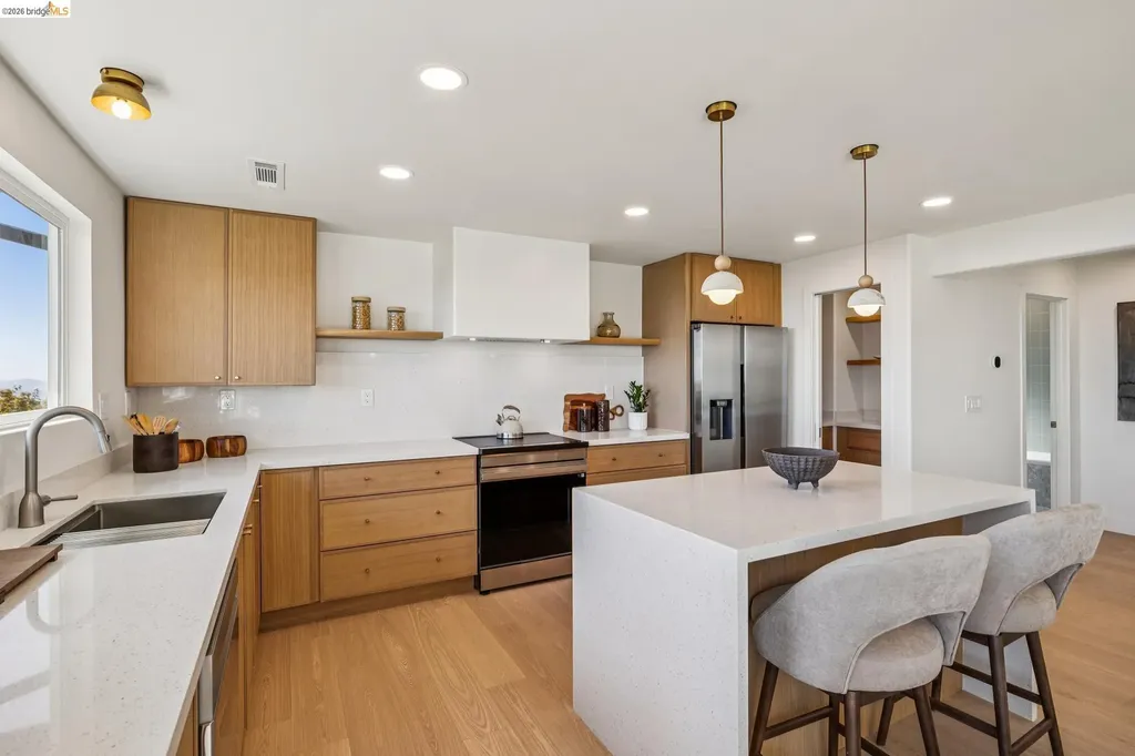 1328 Summit Road Berkeley CA 94708