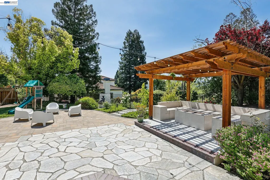 1095 Canyon Hills Road San Ramon CA 94582