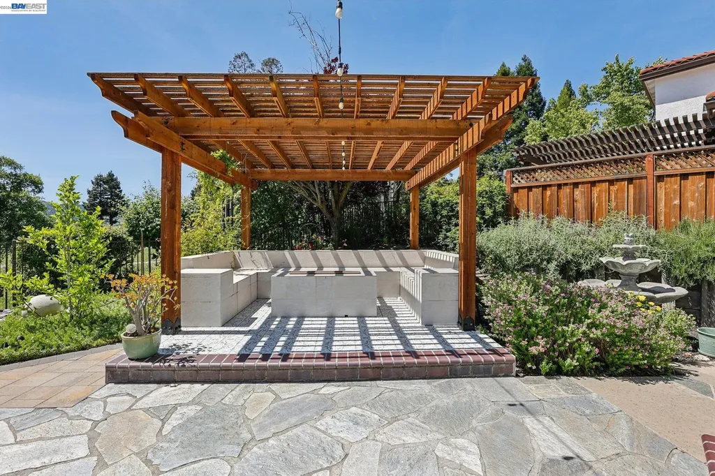 1095 Canyon Hills Road San Ramon CA 94582