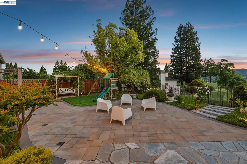 1095 Canyon Hills Road San Ramon CA 94582