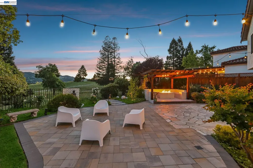 1095 Canyon Hills Road San Ramon CA 94582