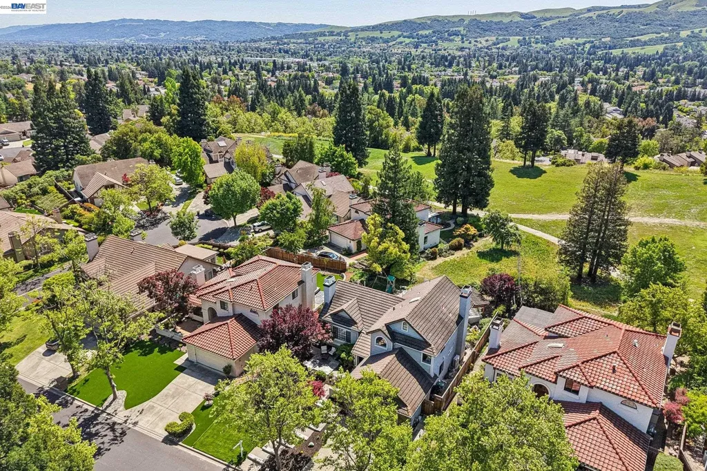 1095 Canyon Hills Road San Ramon CA 94582