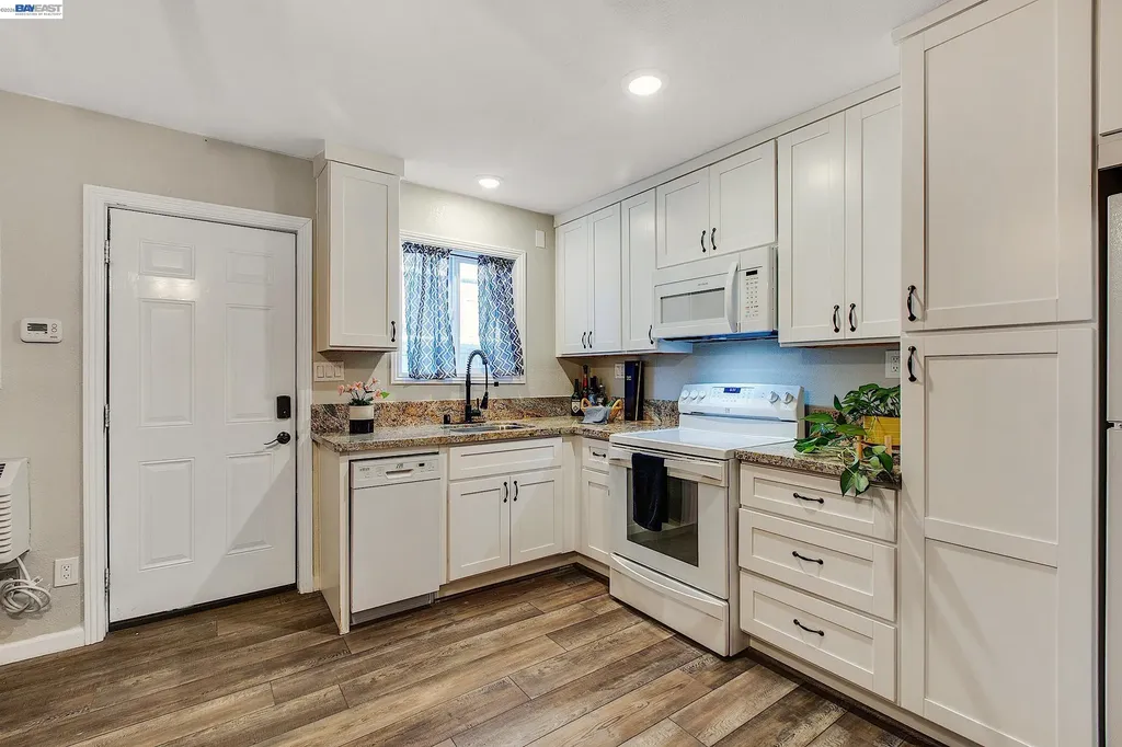 1932 College Avenue Livermore CA 94550