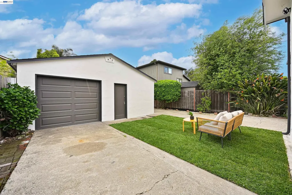 22 Garden Road Alameda CA 94502