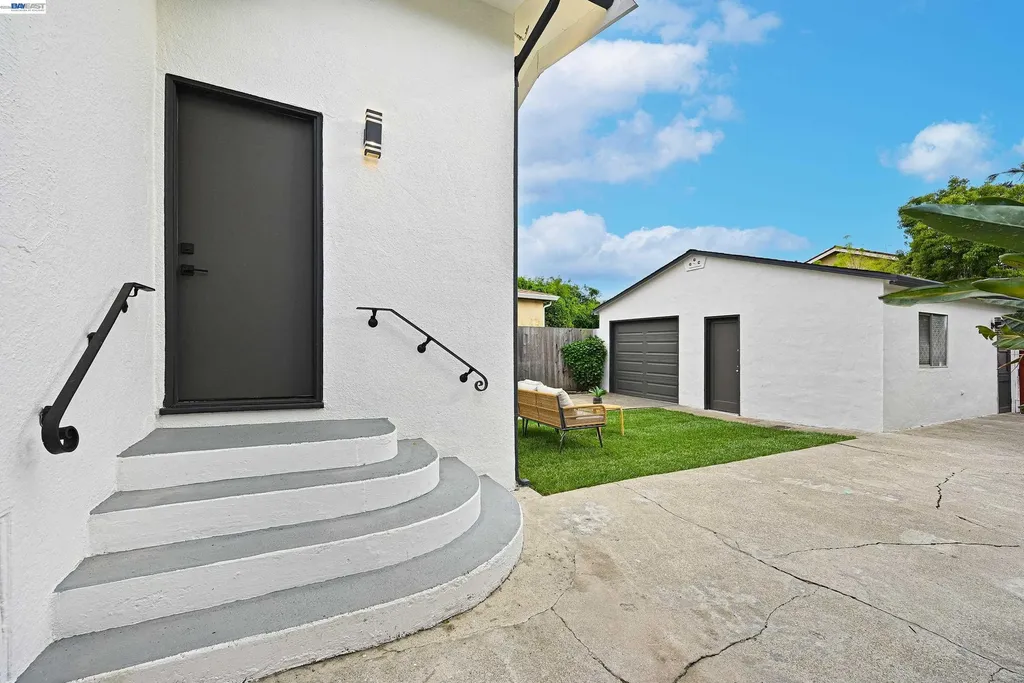 22 Garden Road Alameda CA 94502