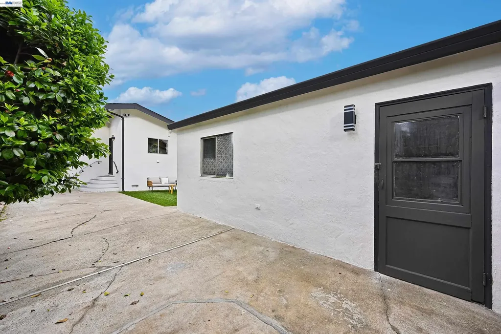 22 Garden Road Alameda CA 94502