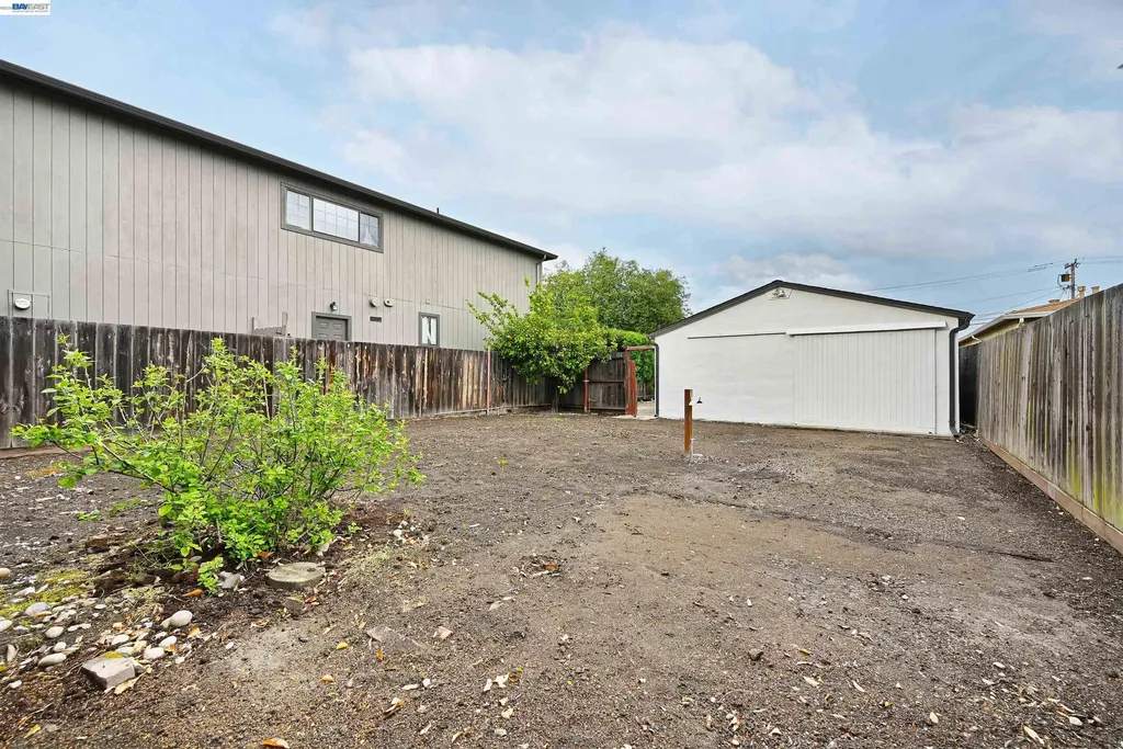 22 Garden Road Alameda CA 94502