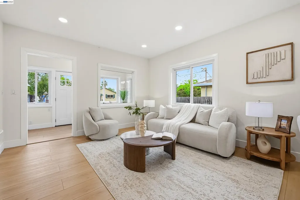 22 Garden Road Alameda CA 94502