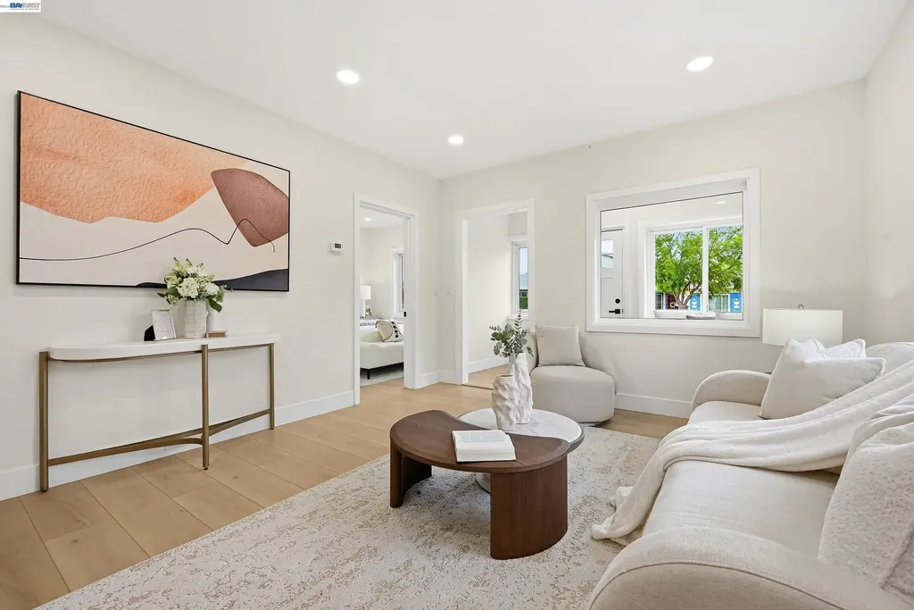 22 Garden Road Alameda CA 94502