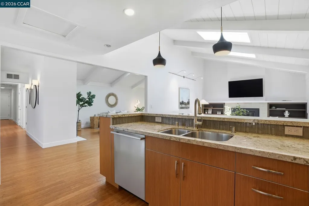 260 Corliss Drive Moraga CA 94556