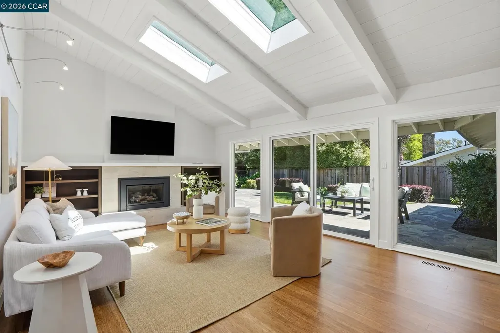 260 Corliss Drive Moraga CA 94556