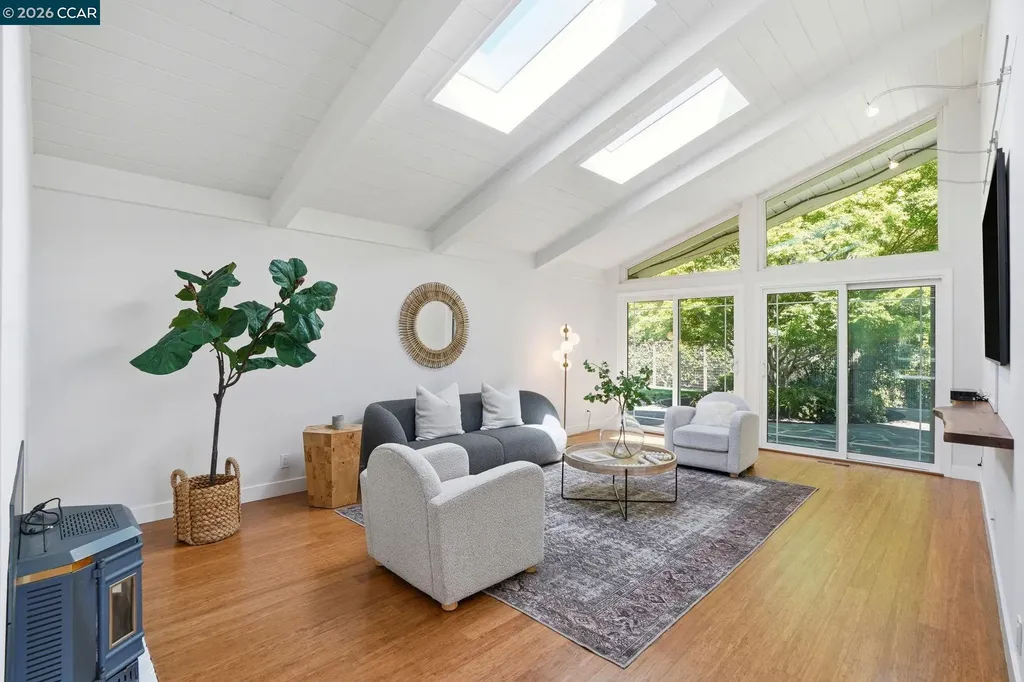 260 Corliss Drive Moraga CA 94556