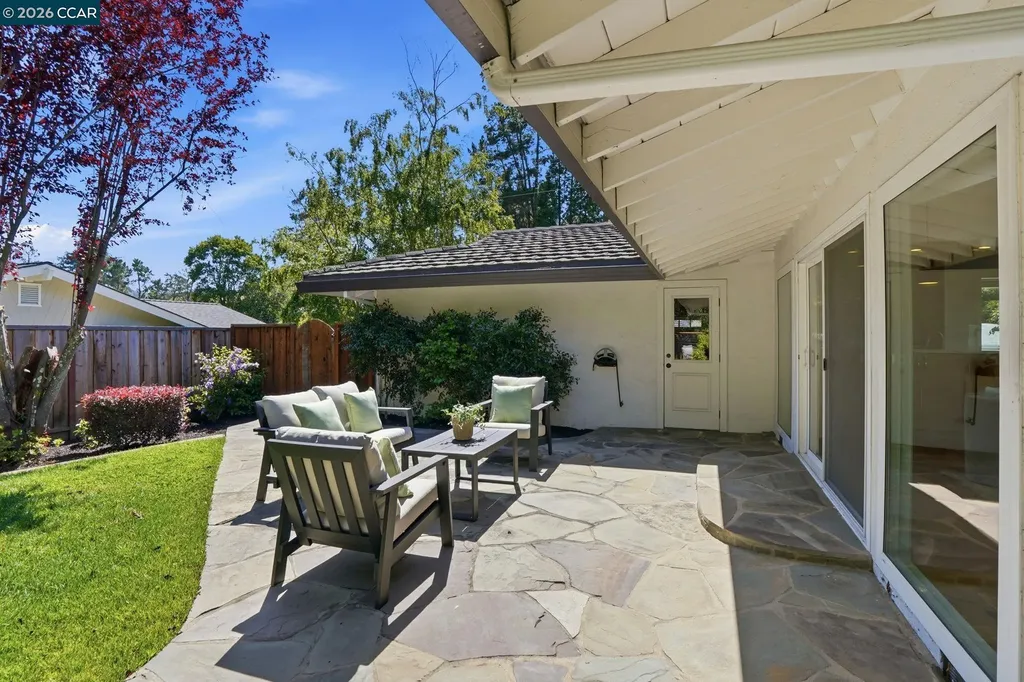 260 Corliss Drive Moraga CA 94556