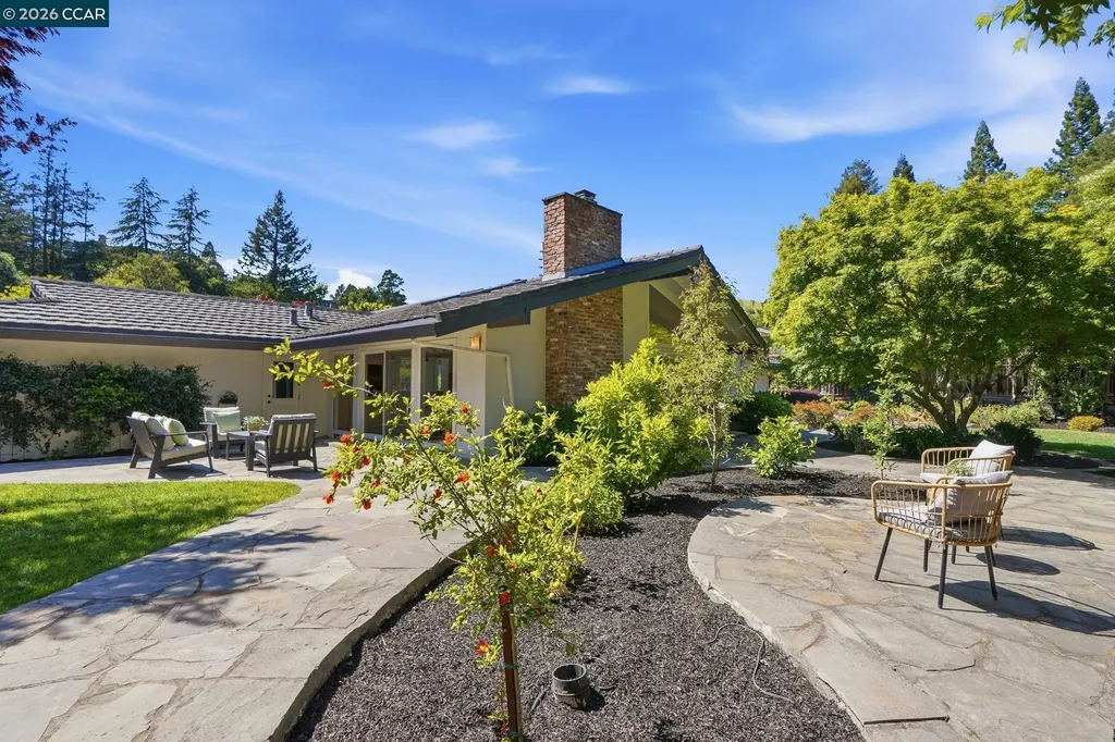 260 Corliss Drive Moraga CA 94556