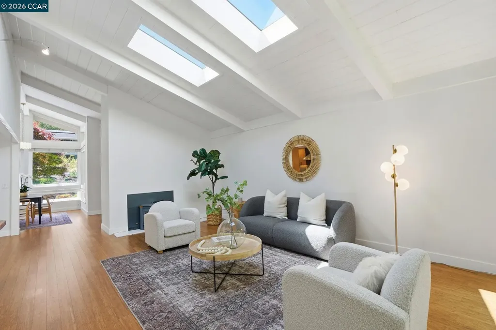 260 Corliss Drive Moraga CA 94556