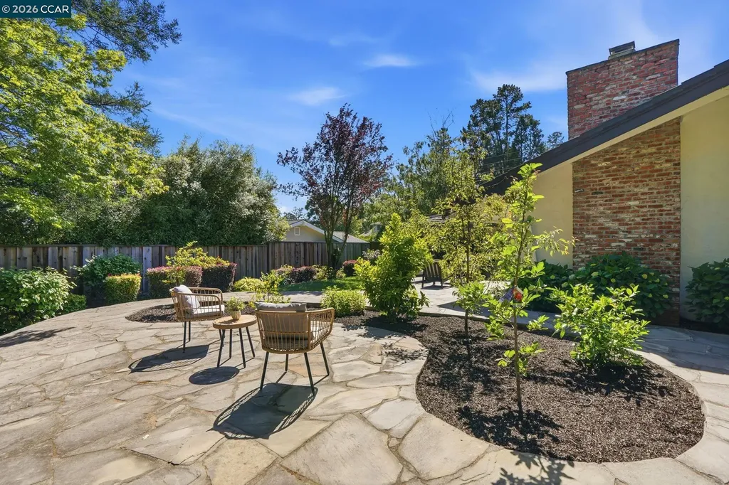 260 Corliss Drive Moraga CA 94556